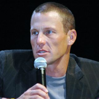 Armstrong vuelve a correr el Tour por una asociación caritativa