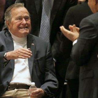 Ex presidente George H.W. Bush, hospitalizado tras sufrir una caída