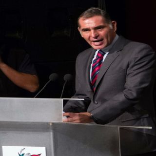 Gabino Cué discute con legisladores situación educativa de Oaxaca