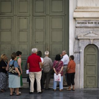 Bancos griegos reabrirán el próximo lunes