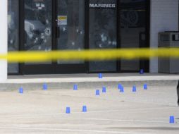 Este martes un hombre, nacido en Kuwait, mató a cuatro militares en un sitio de reclutamiento militar de Tennessee. AP / T. Barber