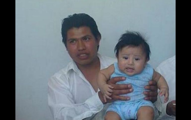 En change.org se firma una petición para que Floriberto regrese a estudiar su licenciatura. ESPECIAL / www.change.org