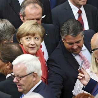 Parlamento alemán aprueba tercer plan de rescate a Grecia