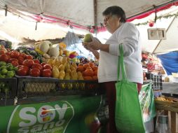 Aseguran que los hogares que tienen ingresos más bajos dan prioridad a los alimentos indispensables. EL INFORMADOR / ARCHIVO