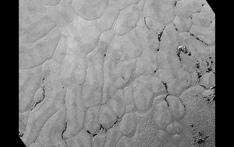 Se consideran dos teorías, o las planicies se formaron por la contracción de la materia de la superficie o por un proceso de convexión. ESPECIAL / @NASA