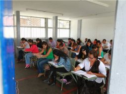 Aspirantes a un puesto como docentes en educación básica realizan su evaluación. EL INFORMADOR / ARCHIVO