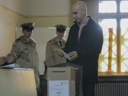 ''Es un domingo especial, con mucha expectativa'', dijo Rodríguez Larreta, tras depositar su voto en la Facultad de Derecho porteña. EFE / D. Fernández