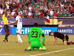 El árbitro Walter López se convirtió en el gran héroe de la película en Nueva Jersey para la Selección Mexicana. NTX / J. Pazos