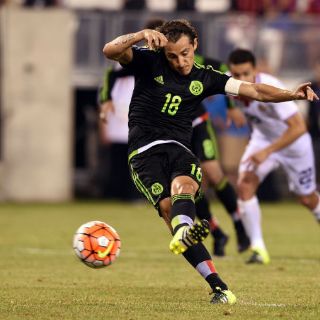 Polémico penal da pase al Tri