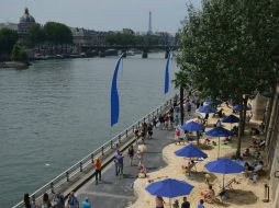 El tramo principal cuenta con arena, palmeras, sillas, regaderas, juegos y futbolines, entre otros atractivos. NTX / ARCHIVO