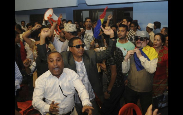 Manifestantes expresaron enojo por falta de detalles sobre cómo y dónde se dibujarán las nuevas fronteras internas. AP / D. Shreshta