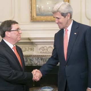 Kerry se reúne con canciller cubano en Washington