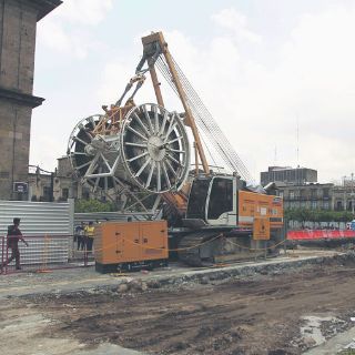 Tres frentes de obra mantienen caos vial en el primer cuadro