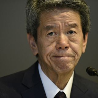 Renuncia presidente de Toshiba por escándalo contable