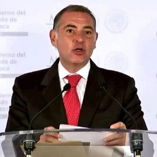 Gabino Cué anuncia modernización del sistema educativo en Oaxaca