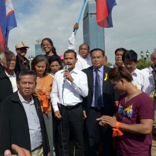 Entre siete y veinte años de prisión, a opositores en Camboya