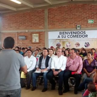 Gobernador visita colonias marginadas en Tlaquepaque