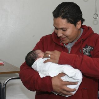 La paternidad conlleva aumento de peso, según estudio