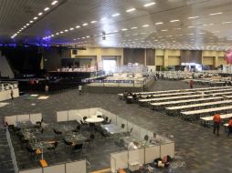 Varias personas preparan el recinto un día antes de la inauguración del Campus Party que hoy recibe a miles de jóvenes. EL INFORMADOR / A. Hinojosa