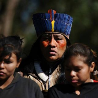 La etnia Guaraní reclama genocidio brasileño en París