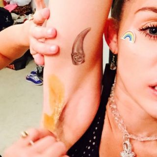 Miley Cyrus muestra su depilación