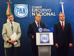 Marco Adame (c) dijo que aun cuando el magisterio se oponga, la ley se debe aplicar en sus términos. TWITTER / @AccionNacional