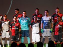 Esta noche se presentó la playera que utilizarán los Rojinegros durante la temporada 2015-2016. EL INFORMADOR / E. Barrera