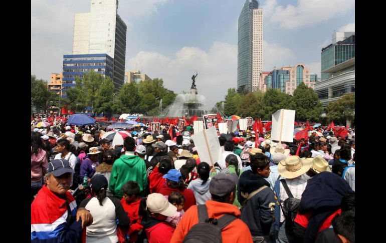 Alrededor de las 11:00 horas, la vanguardia de la marcha de Antorchistas se ubicaba en calzada Chivatito. SUN / ARCHIVO