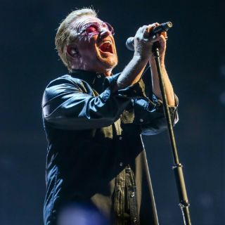 Bono se une a Revo en campaña por la vista