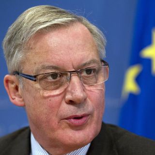 Posición de Grecia en eurozona, fuera de peligro: Banco de Francia