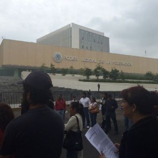 Maestros entregarán tres mil amparos contra evaluación en Jalisco