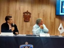 El maestro Antonio Reyna (izq.) y el académico Guillermo González (der.) durante la presentación de los resultados del estudio. EL INFORMADOR /