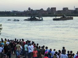 Un barco turístico, donde se celebraba una boda, naufragó al partirse en dos tras chocar con un buque carguero. EFE / ARCHIVO