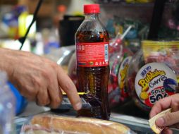Los informes reportan que la gente con menos recursos han consumido más refrescos a pesar del impuesto. EL INFORMADOR / ARCHIVO