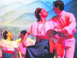 El Ballet Folclórico de la Universidad de Guadalajara promete dar un espectáculo excepcional a los espectadores. EL INFORMADOR / ARCHIVO