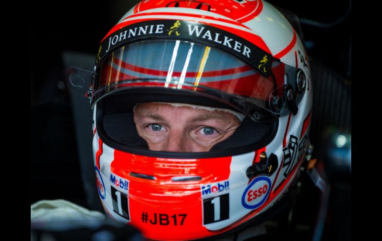 El inglés Jenson Button (McLaren), campeón del mundo en 2009, con un Brawn, queda eliminado en la Q1 de Hungría. AFP / A. Isakovic
