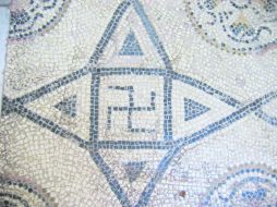 En años recientes el símbolo ha sido asociado con la filosofía nazi, pero su origen se remonta a miles de años. ESPECIAL / Wikimedia