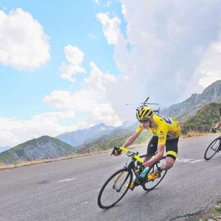 Froome toca el cielo