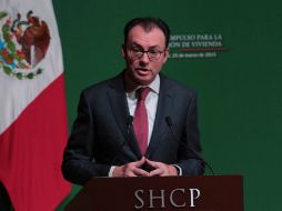 El 23 de julio, Videgaray atestiguó la firma de un convenio para agilizar los trámites de movilidad hipotecaria entre 16 instituciones. NTX / ARCHIVO