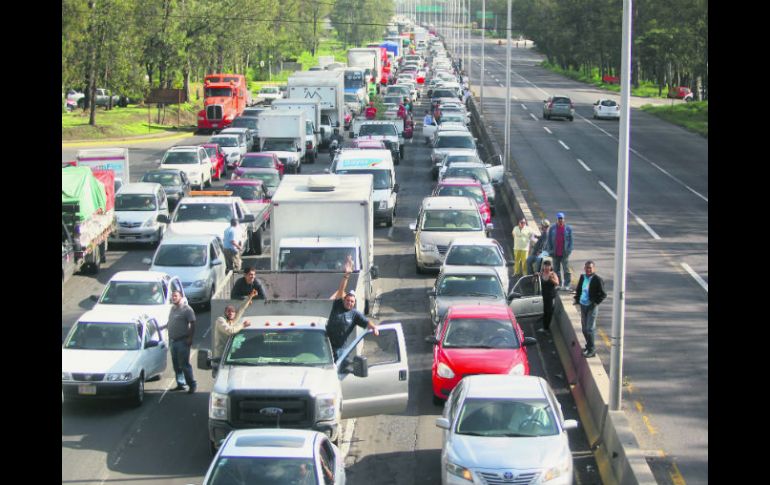 Más de un millón 204 mil automóviles particulares circulan diariamente en la ZMG; 260 por cada mil habitantes. EL INFORMADOR / A. Hinojosa