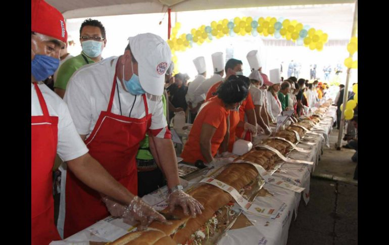 Planean que la torta sea de mil 600 kilogramos y tenga una dimensión de 65 metros. NTX / ARCHIVO