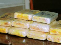 La mercancía de 16 tambos estaba conformada por pulpa de mora, agua y pasta de cocaína. NTX / ARCHIVO