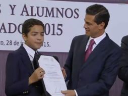 Peña entregó 32 diplomas a los primeros lugares de la Olimpiada del Conocimiento Infantil 2015. YOUTUBE / Gobierno de la República