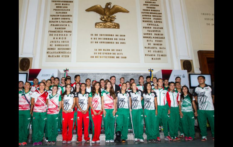 Aristóteles agradece a los atletas su desempeño y esfuerzo. EL INFORMADOR / P. Pérez