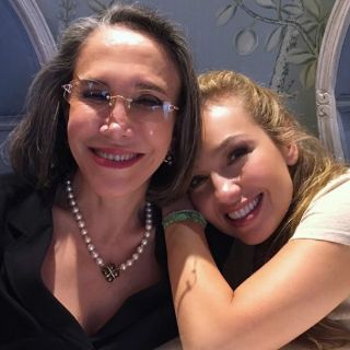 Thalía presume amistad con Florinda Meza