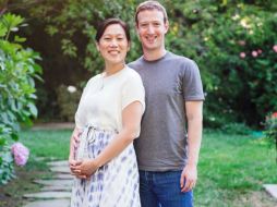 Priscilla Chan (i) y Mark Zuckerberg (d) en el anuncio de su embarazo. FACEBOOK / Mark Zuckerberg