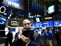 La jornada estuvo marcada por los malos resultados trimestrales de las petroleras Exxon Mobil y Chevron. EFE / J. Lane