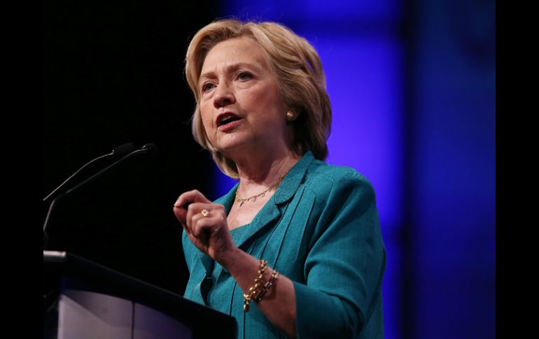 La ex secretaria de Estado Hillary Clinton da un discurso durante el Plenario de los Candidatos Presidenciales en Florida. AFP / J. Raedle