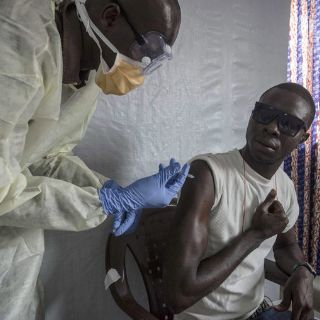 La OMS reitera eficacia de vacuna contra el ébola