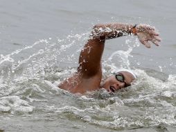 La nadadora brasileña Ana Marcela Cunha, durante la prueba de 25km en aguas abiertas de los Mundiales de natación de Kazán. EFE / A. Estévez